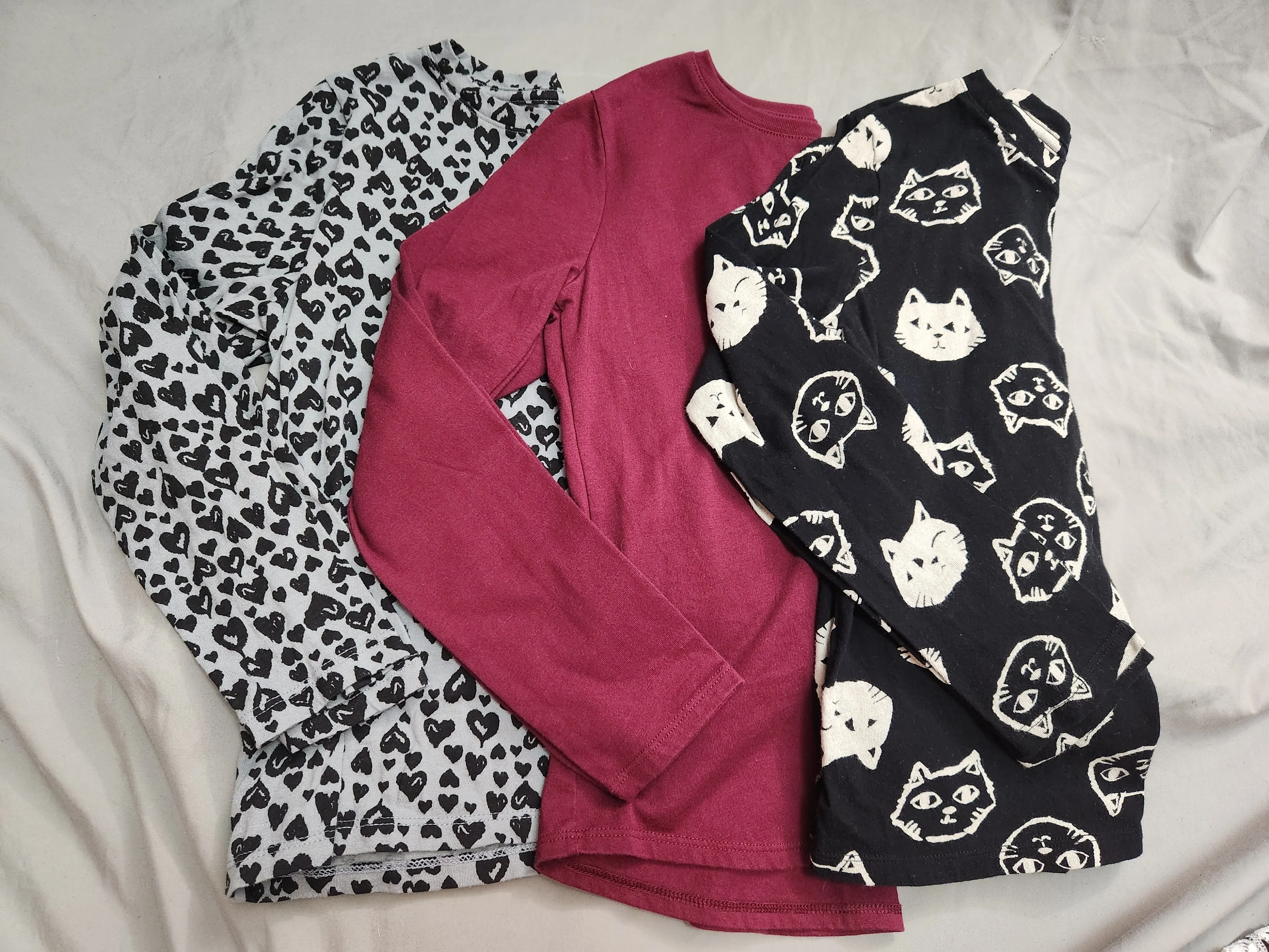 3 long sleeve tops Light weight - size Kids Clothing: 10