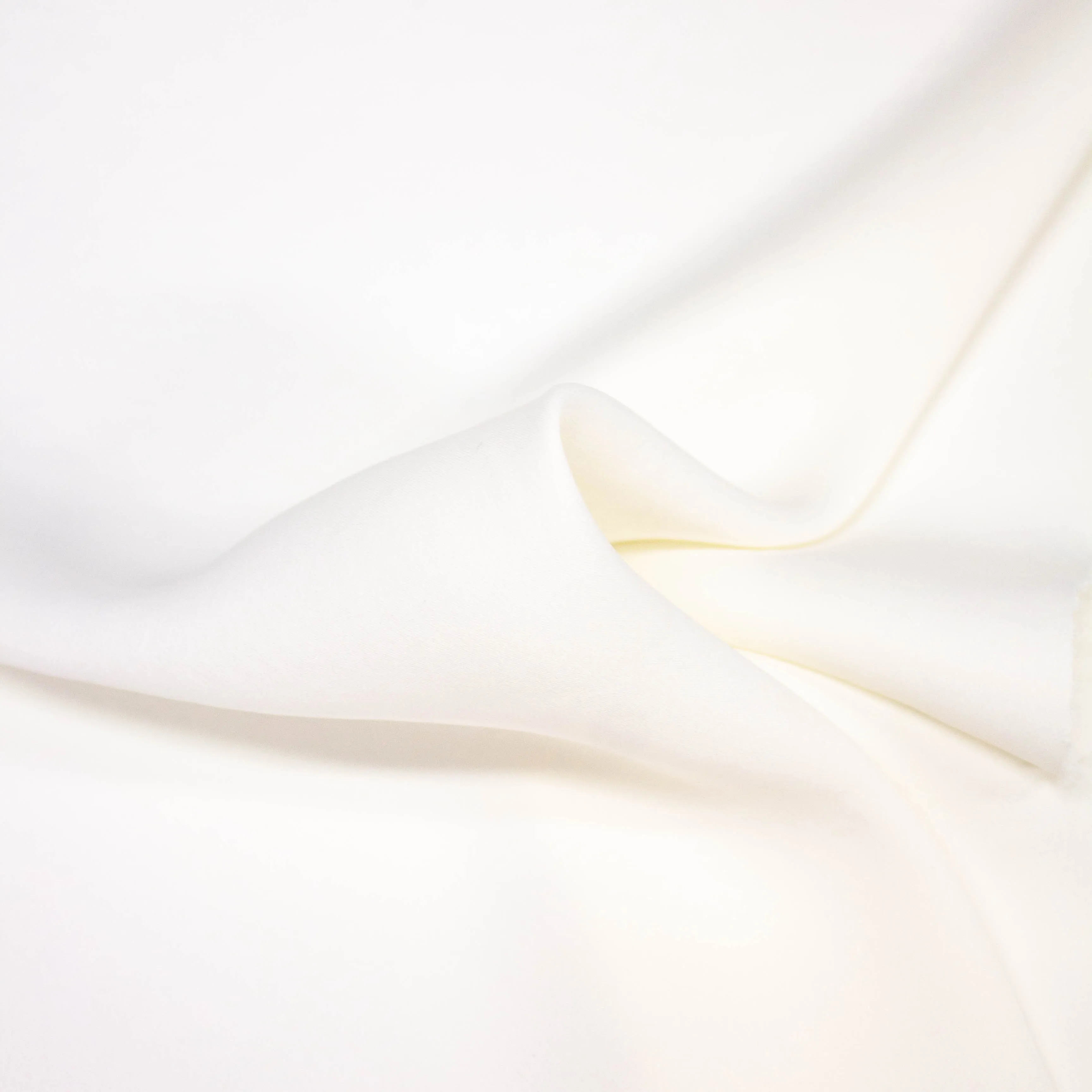 Alis Off White Viscose Polyester Crepe Semi Satin