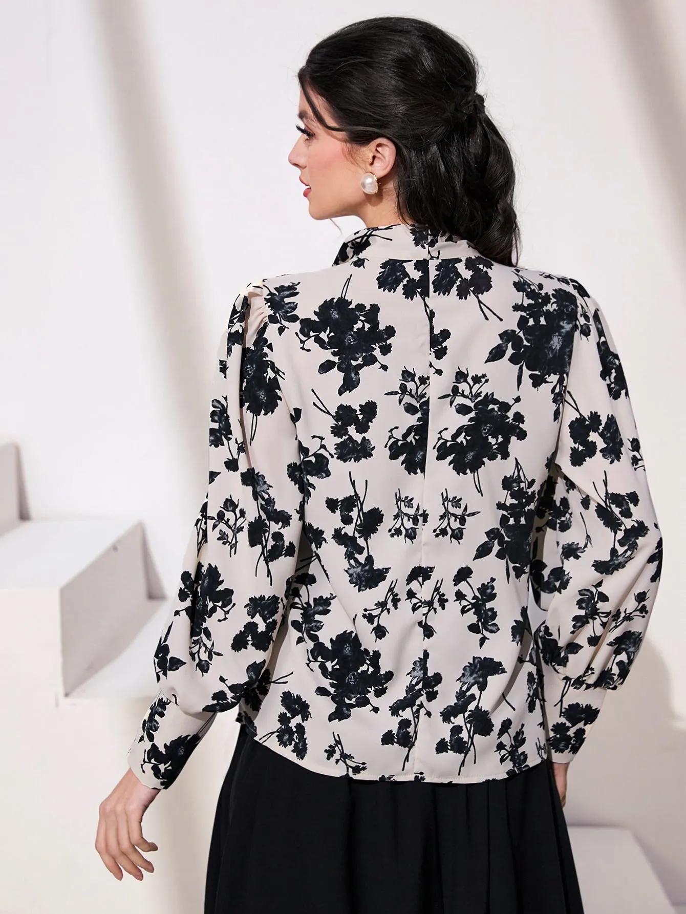 Mulvari Floral Print Tie Neck Lantern Sleeve Blouse