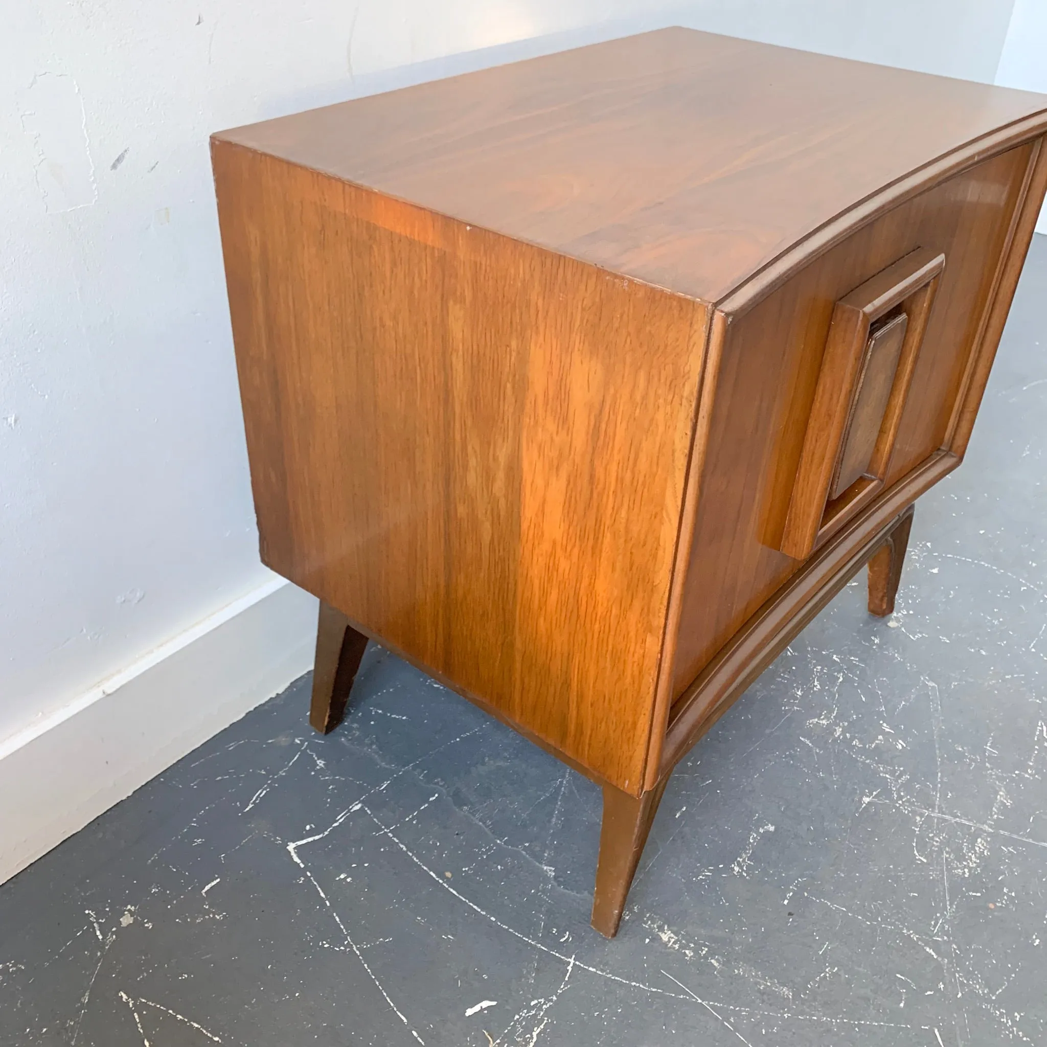 Pair of Mid Century Modern Sculpted Front Nightstands