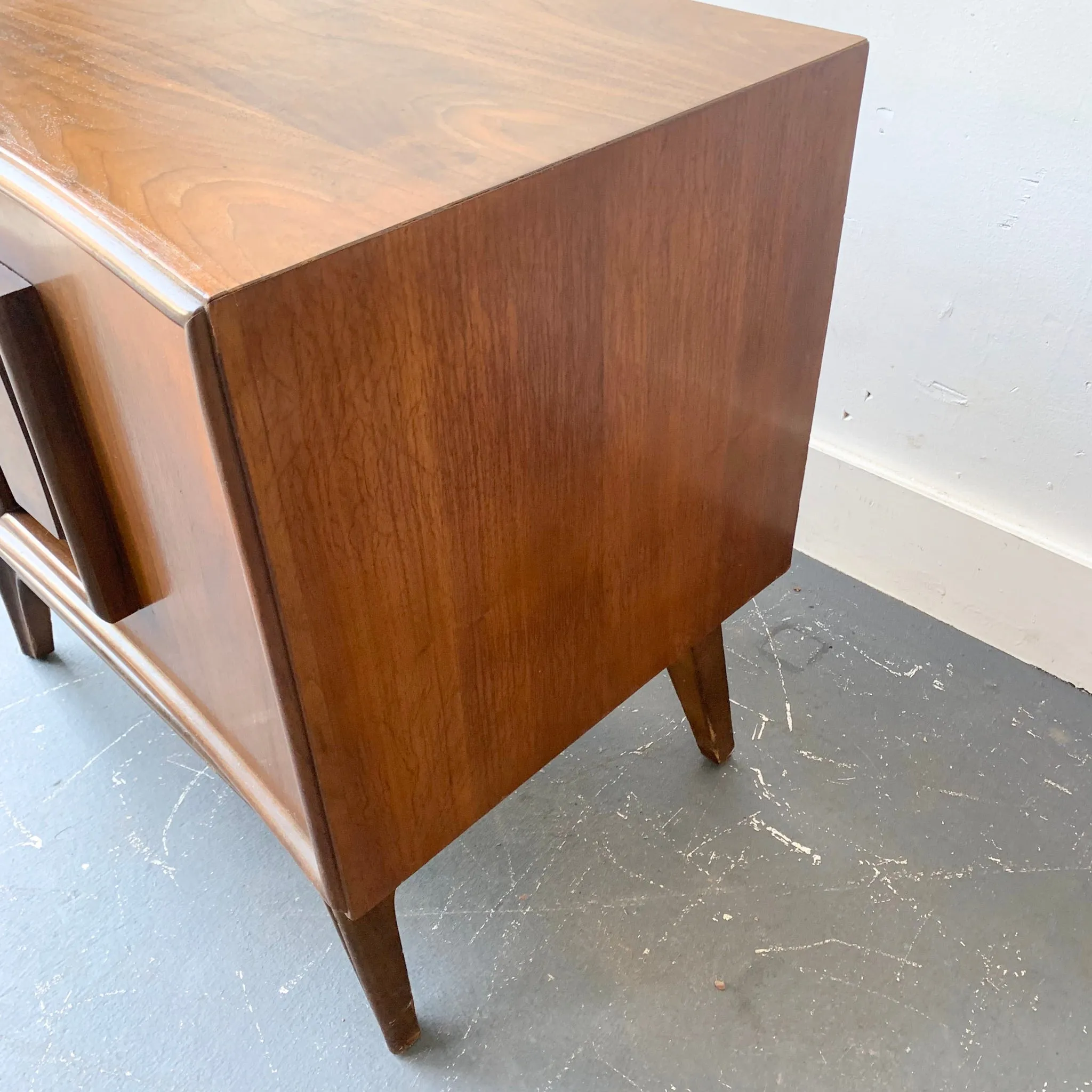 Pair of Mid Century Modern Sculpted Front Nightstands